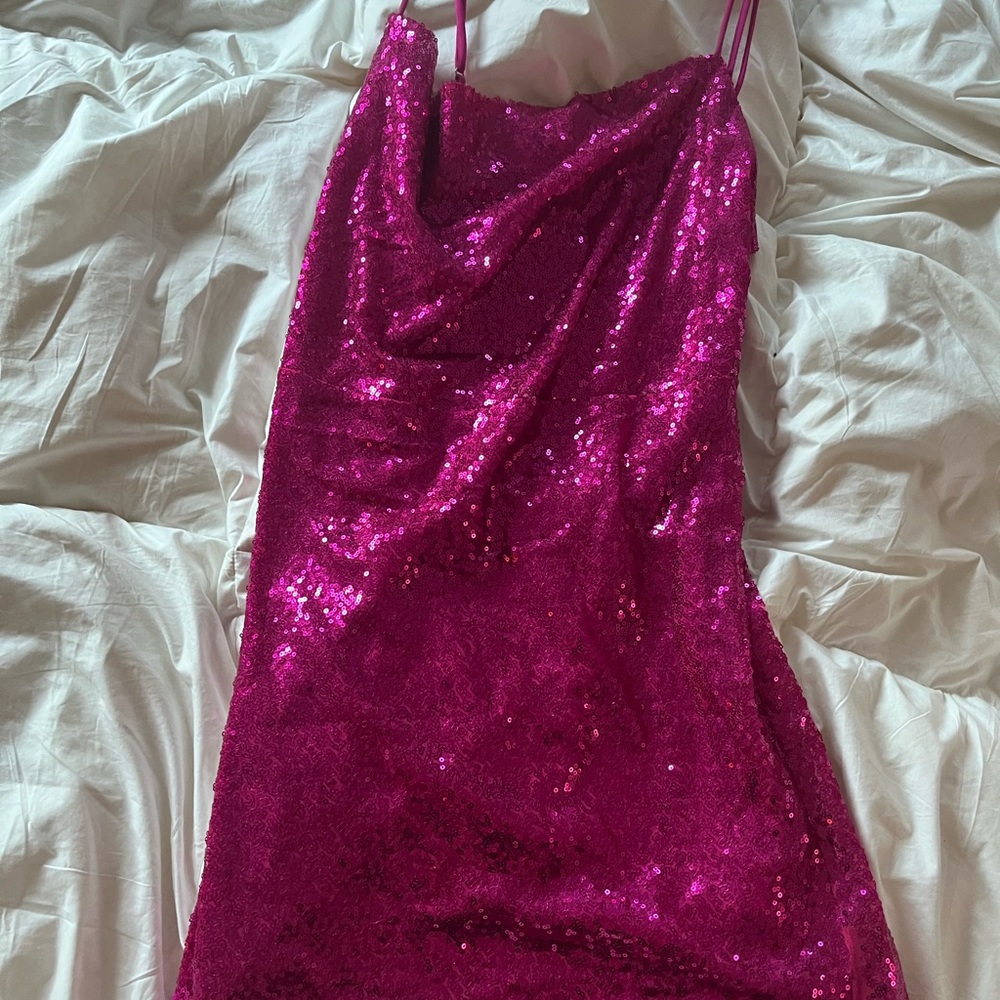 Pink sparkly dress! With gorgeous detailed backing!